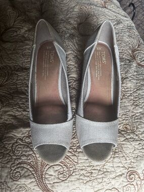 TOMS Women's beige/grey Open-Toe Heels wedges